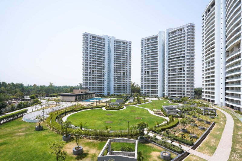 5800 sq ft Flat available Krrish Provence Estate @9810010820