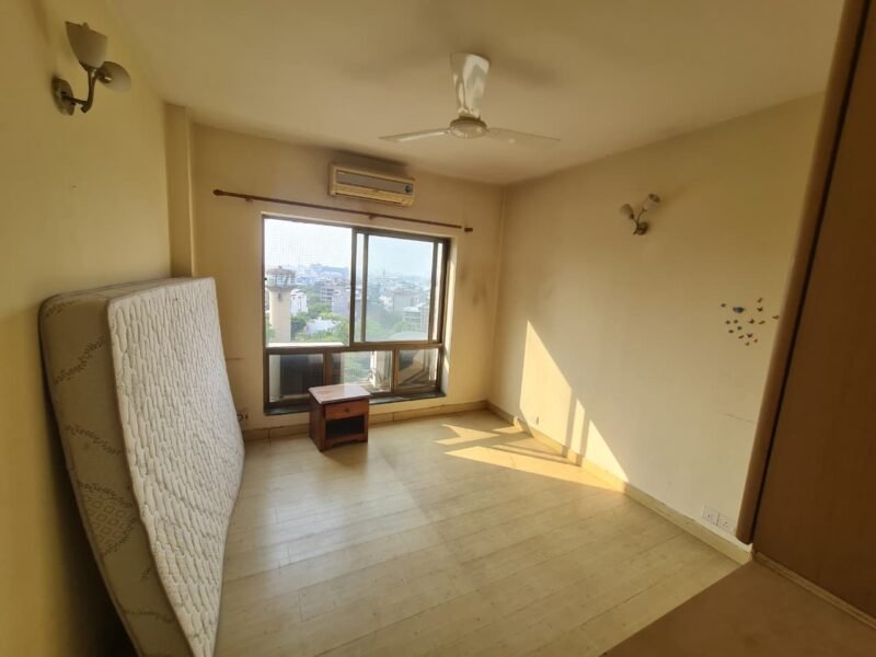 Central Park-1,3BHK+SR,1900 Sq.Ft. Luxury Apartment Golf Course Road, Gurgaon@9810010820