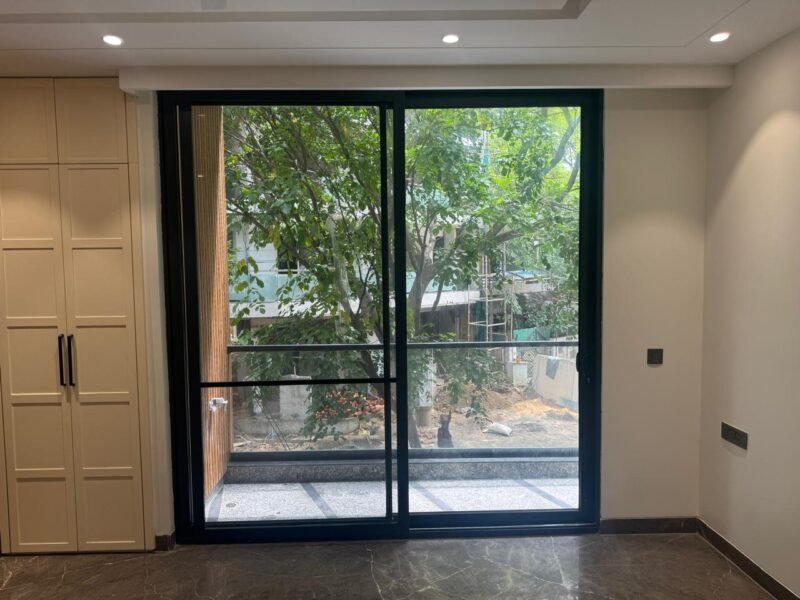 Brand New 4BHK Builder Floor for Sale in DLF Phase 1, Gurgaon @9811594449