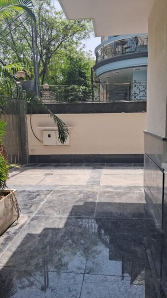 300 sq.yds 5 BHK Independent Kothi Available for Rent in DLF Phase-1, Gurgaon