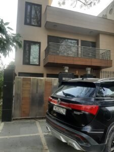 215 Sq.Yd. Corner plot Rajpath Road. Sushant Lok-1.@9810010820
