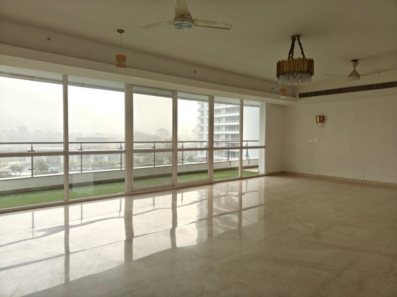 Luxury Apartment for Sale 4 BHK+2 Sr. Size: 5,800 Sq. Ft.| Krrish Provence Estate, Gurgaon9810010820