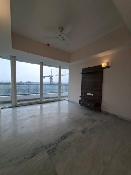 Luxury Apartment for Sale 4 BHK+2 Sr. Size: 5,800 Sq. Ft.| Krrish Provence Estate, Gurgaon9810010820