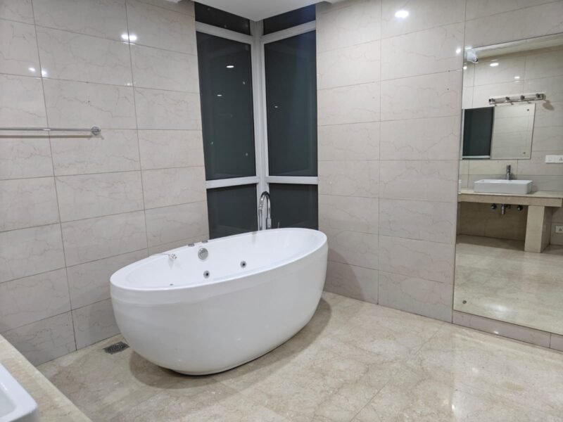 Luxury Apartment for Sale 4 BHK+2 Sr. Size: 5,800 Sq. Ft.| Krrish Provence Estate, Gurgaon9810010820